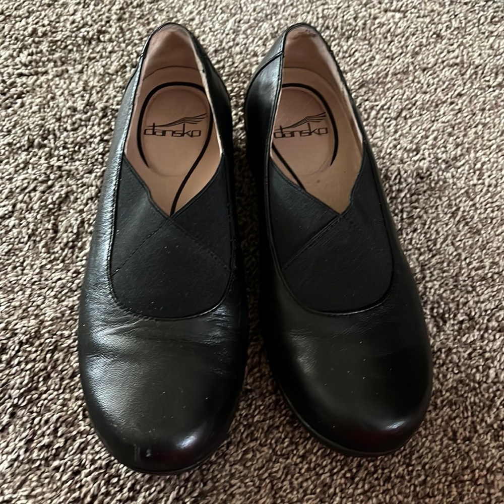 Dansko flats
